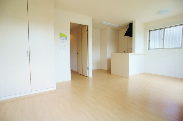 ウィング東合川の居間