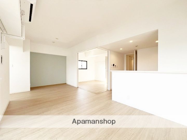 プラージュポインテ六ツ門の居間