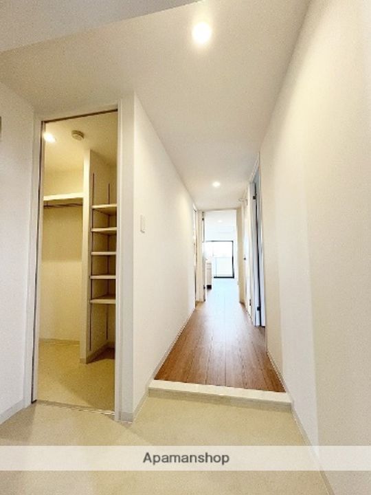 プラージュポインテ六ツ門の玄関