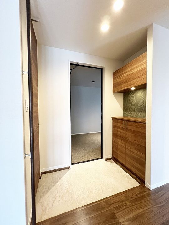 シエン・ド・デミオ 一番館の玄関