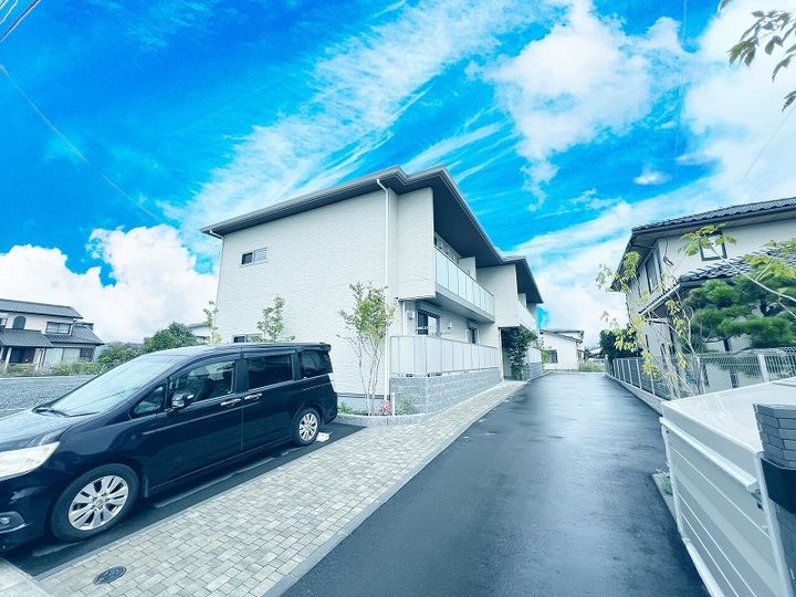 シエン・ド・デミオ 一番館の外観