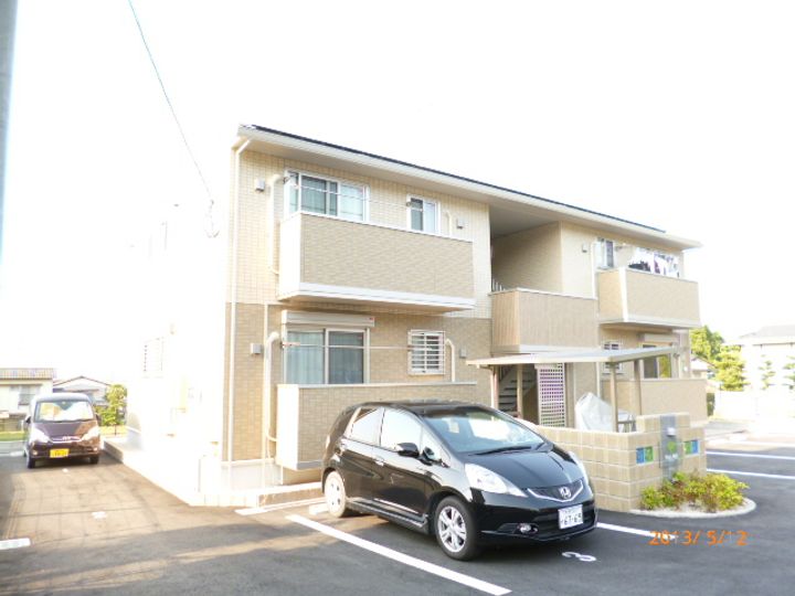 ワレア城前 B棟の外観