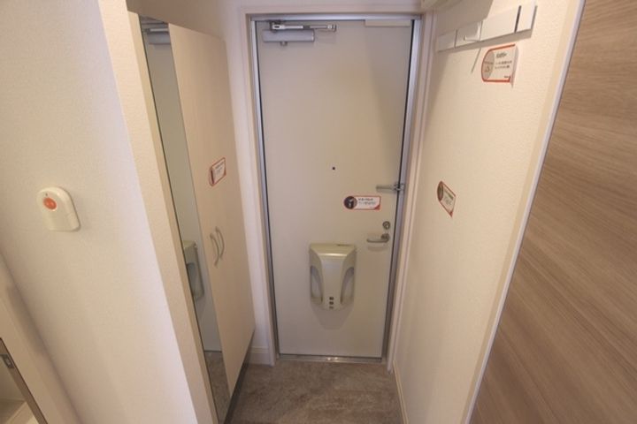 ベルネージュⅡ101の玄関