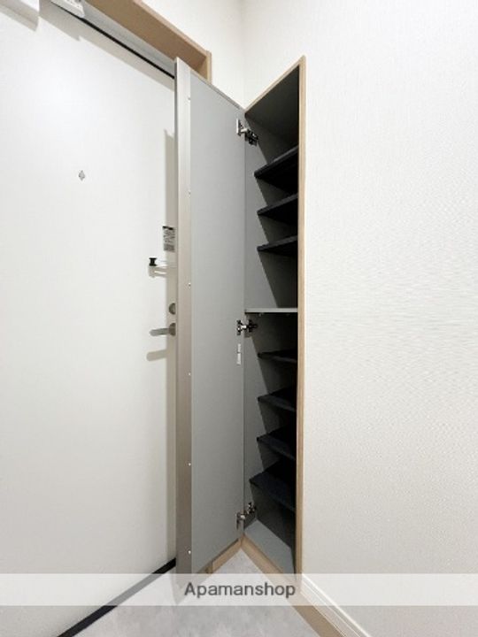 THE NOBLES 聖マリア病院前の内装