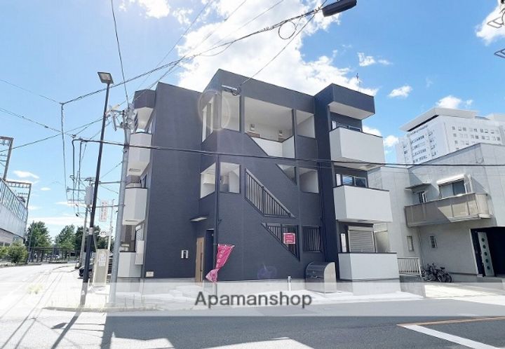 THE NOBLES 聖マリア病院前の外観