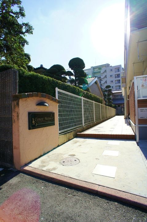 クレメントマタノの外観