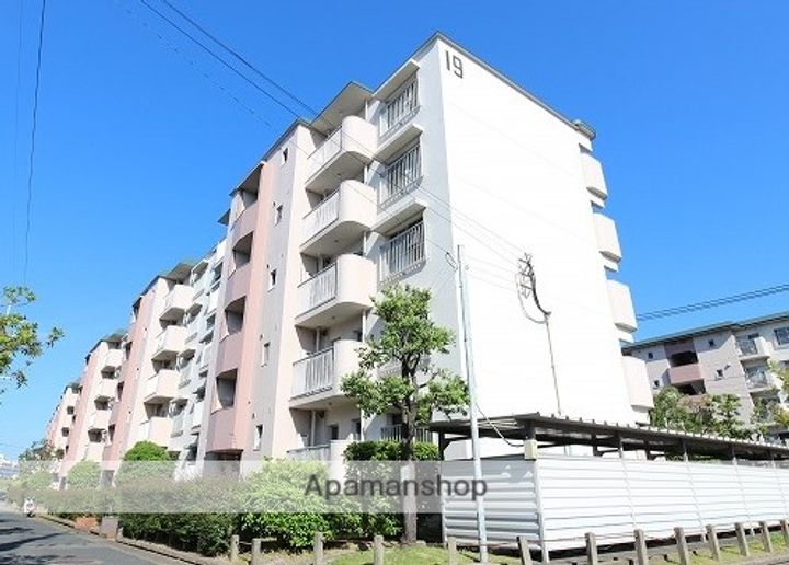 大町団地19棟の外観