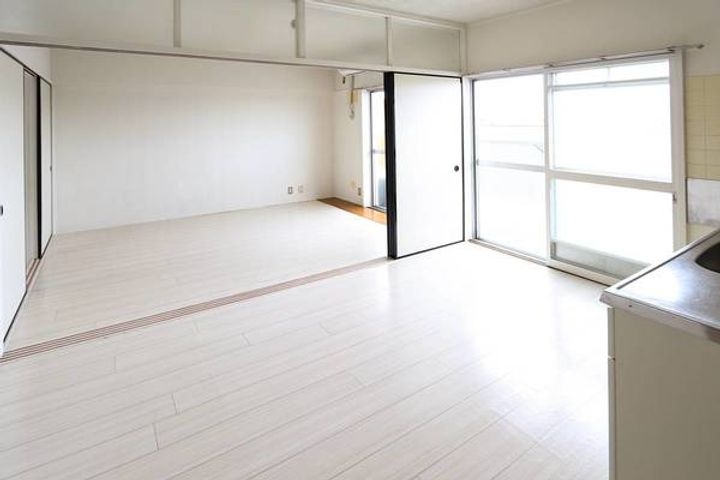 ビレッジハウス中央1号棟の居間