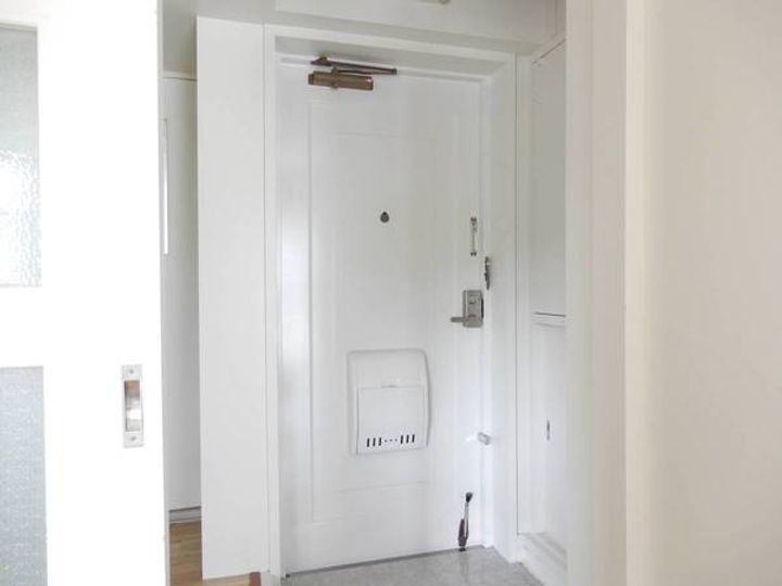 ビレッジハウスだいわ2号棟の玄関