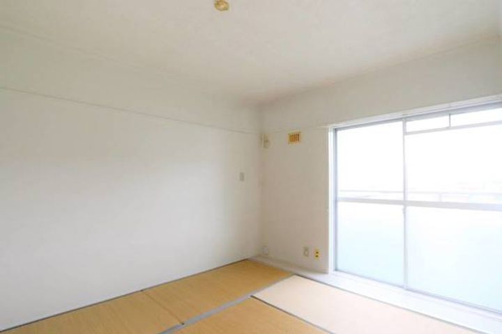 ビレッジハウス紫波2号棟の居間