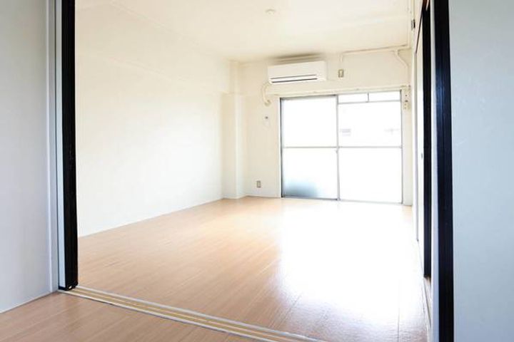 ビレッジハウス大門第二1号棟0204の居間