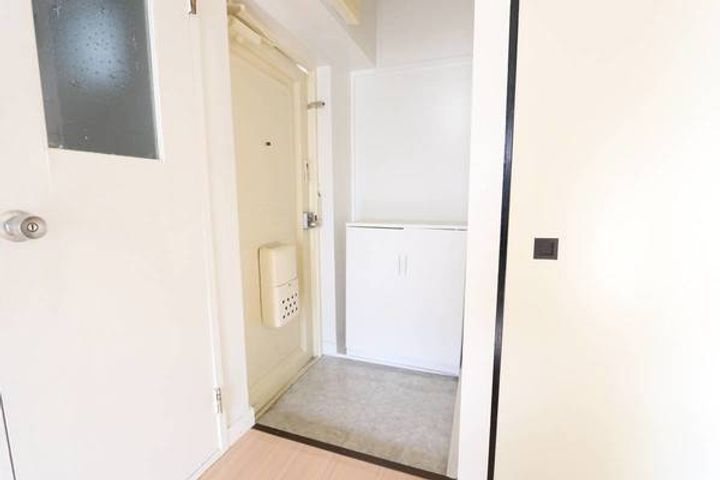 ビレッジハウス大門第二1号棟0204の玄関