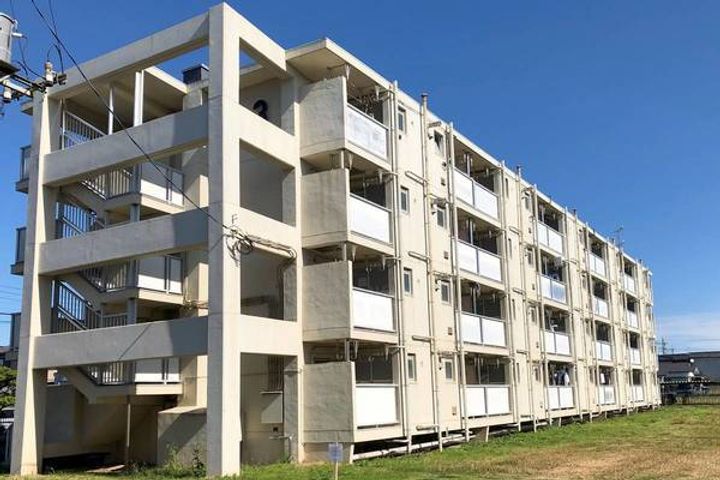 ビレッジハウス中根1号棟の外観