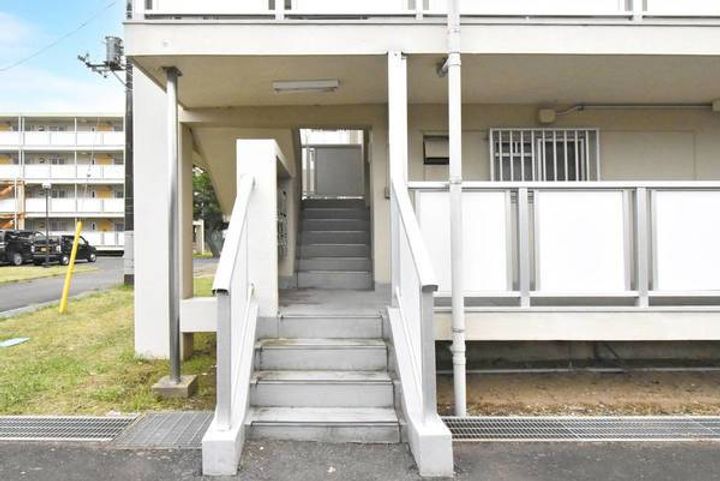 ビレッジハウス中根1号棟の外観