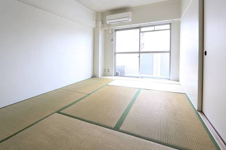 ビレッジハウス願万地2号棟の居間