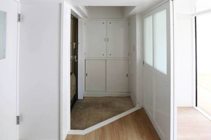 ビレッジハウス白川2号棟0505の玄関