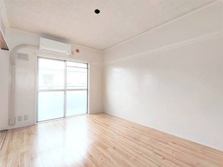 ビレッジハウス石橋第二1号棟の居間