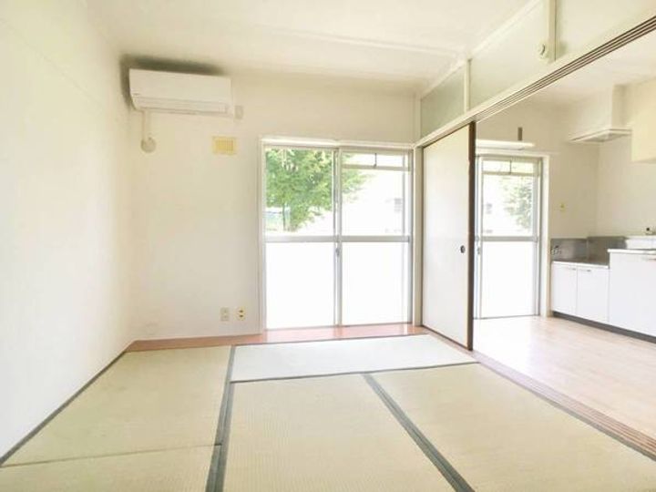 ビレッジハウス大平1号棟0304の居間