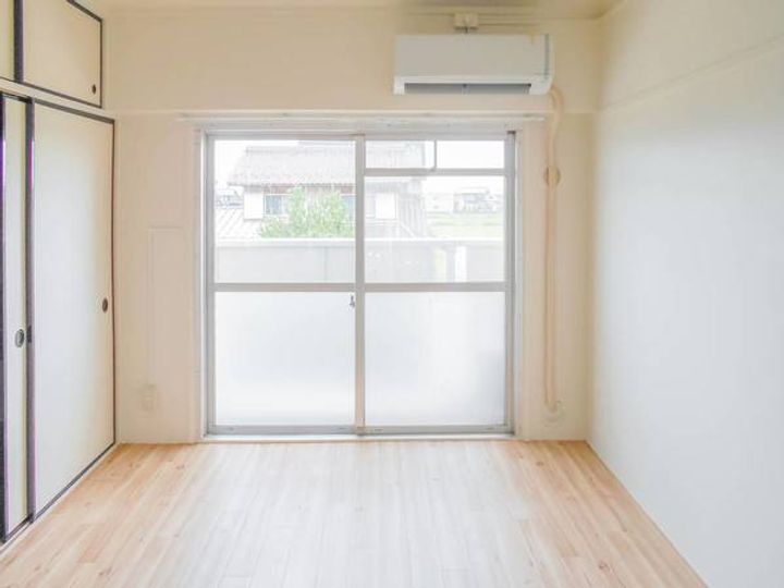 ビレッジハウス曽我屋1号棟0403の居間