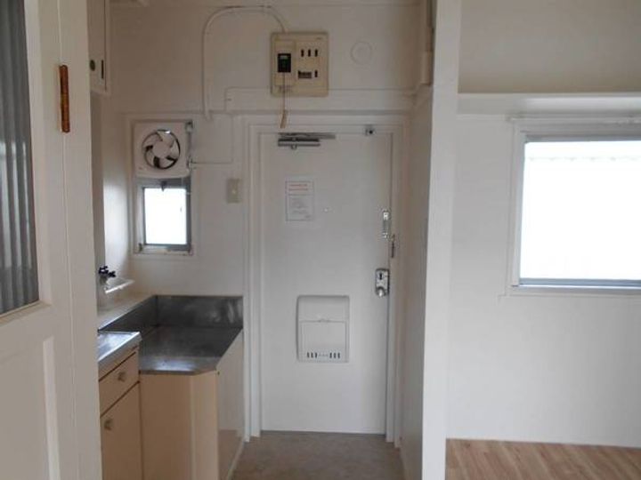 ビレッジハウス曽我屋1号棟0403の玄関