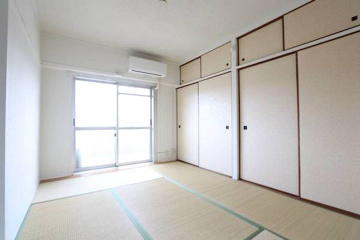 ビレッジハウス木之子1号棟0106の居間