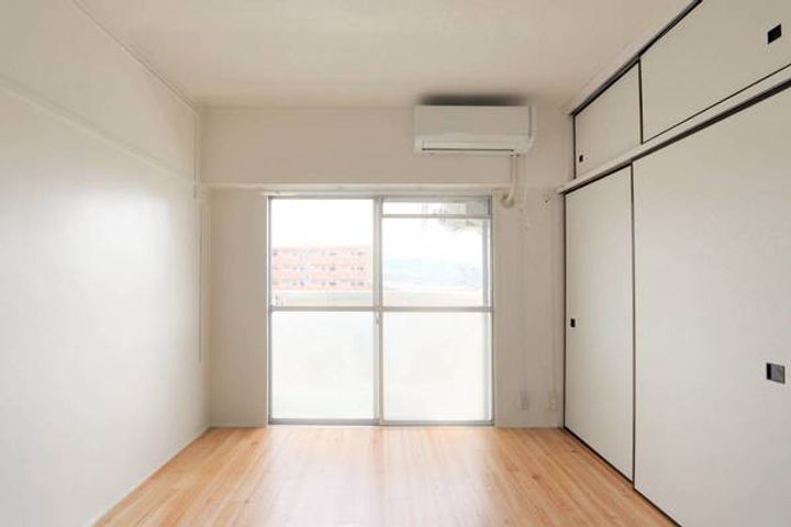 ビレッジハウス岡部1号棟0407の居間