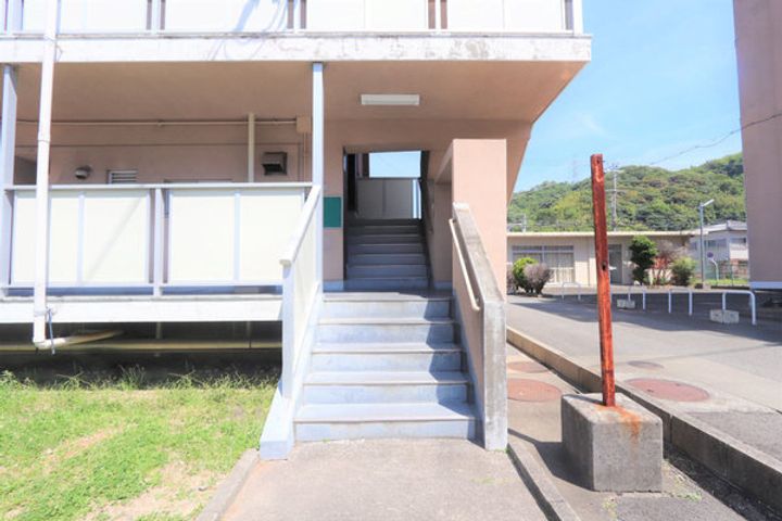 ビレッジハウス最上2号棟の外観