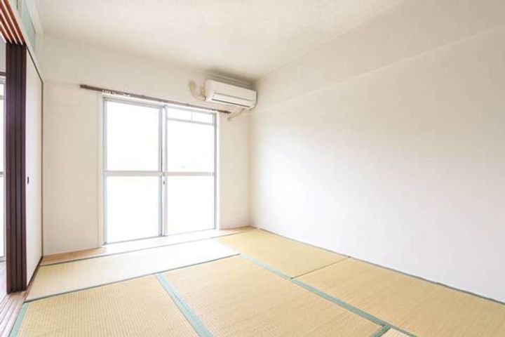 ビレッジハウス能島1号棟0502の居間