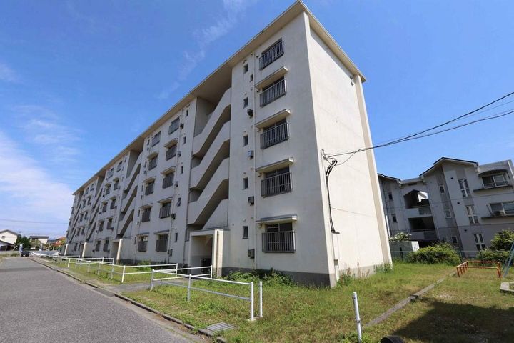 ビレッジハウス北山手2号棟の外観