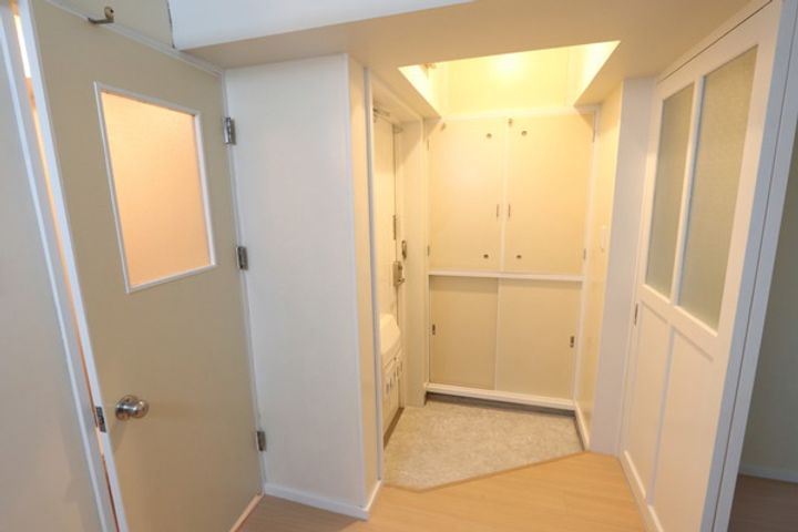 ビレッジハウス北常盤台1号棟0103の玄関