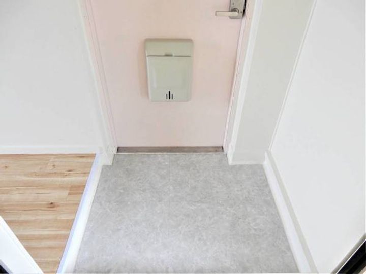 ビレッジハウス矢本1号棟0406の玄関