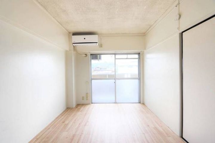 ビレッジハウス立谷川1号棟の居間