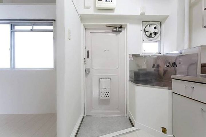 ビレッジハウス平山崎1号棟0405の玄関