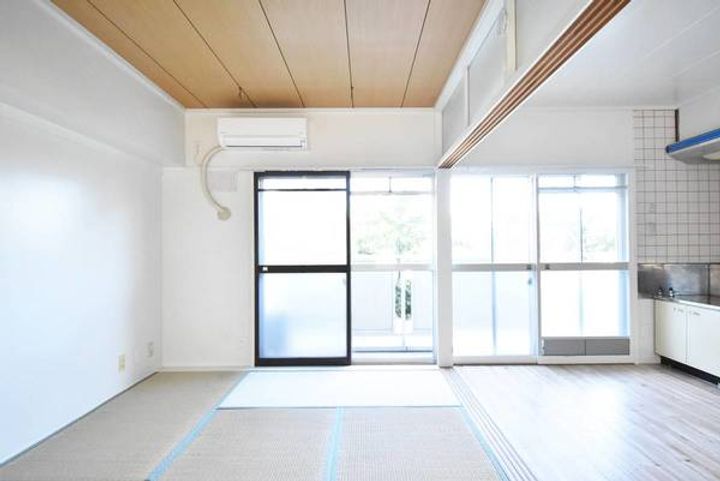 ビレッジハウス芦原1号棟0303の居間