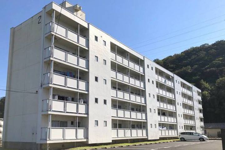 ビレッジハウス生守2号棟0503の外観