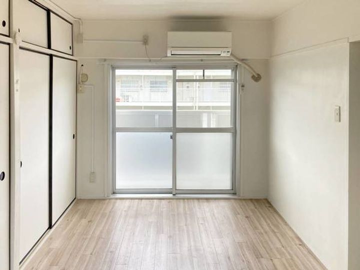 ビレッジハウス東金井1号棟の居間