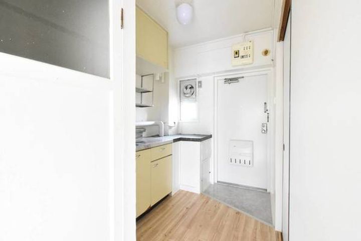 ビレッジハウス東金井1号棟の玄関