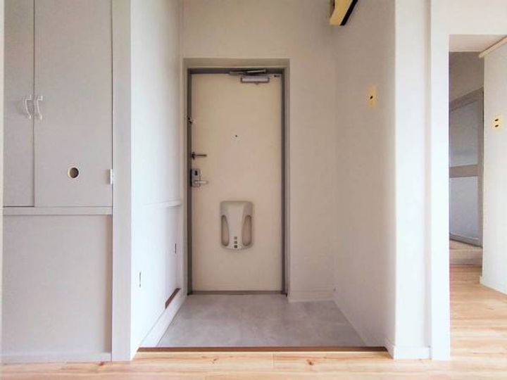 ビレッジハウス田町1号棟の玄関