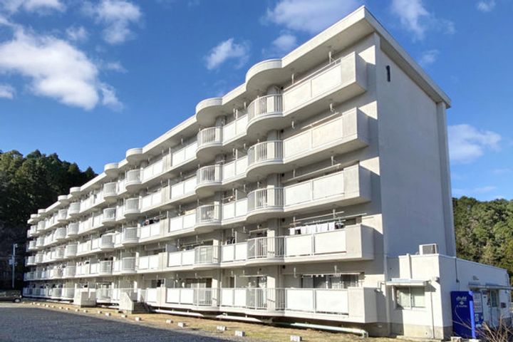 ビレッジハウス鴻田2号棟0401の外観