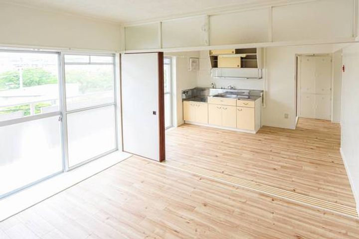 ビレッジハウス津の井4号棟の居間