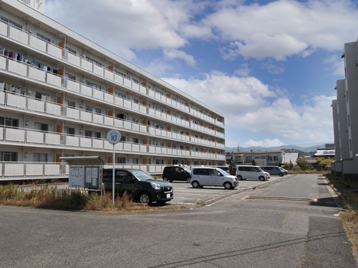 ビレッジハウス津の井4号棟の外観