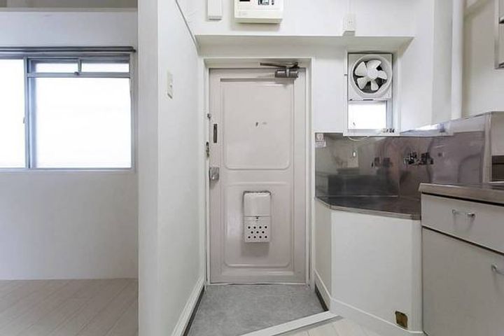 ビレッジハウス岩沼2号棟の玄関