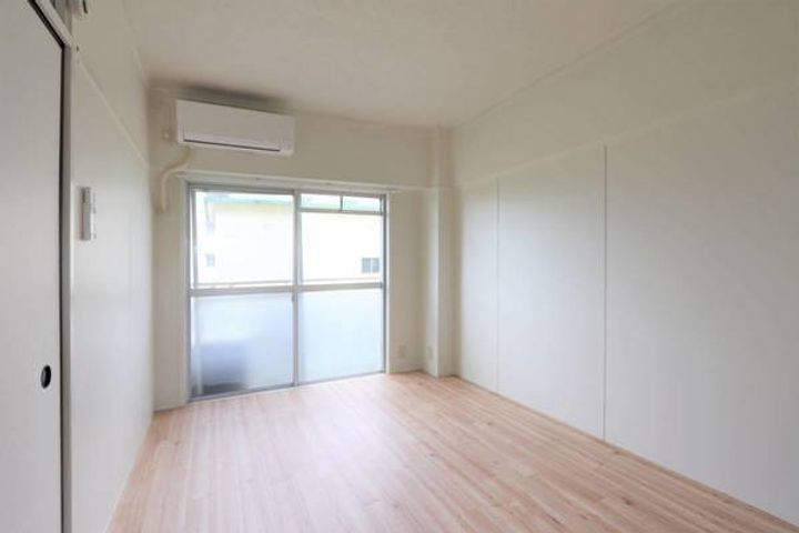 ビレッジハウス広宮沢4号棟の居間