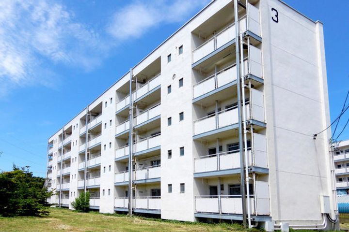 ビレッジハウス青森南2号棟の外観