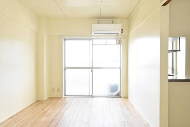 ビレッジハウス余座2号棟0305の居間