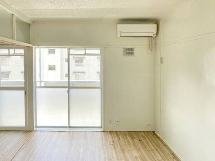 ビレッジハウス豊丘1号棟0206の居間