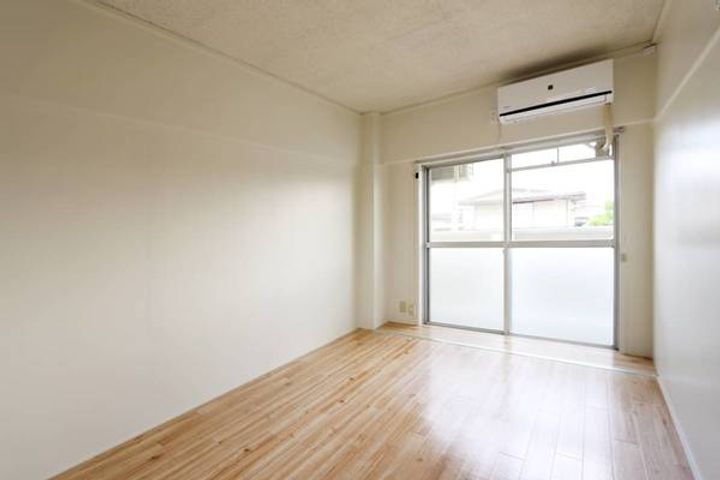 ビレッジハウス高屋2号棟の居間