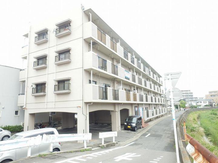 コーポのなかの外観