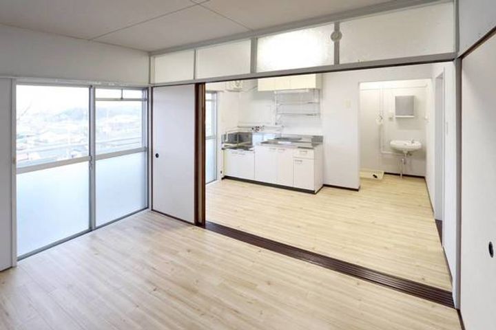 ビレッジハウス村国2号棟の居間