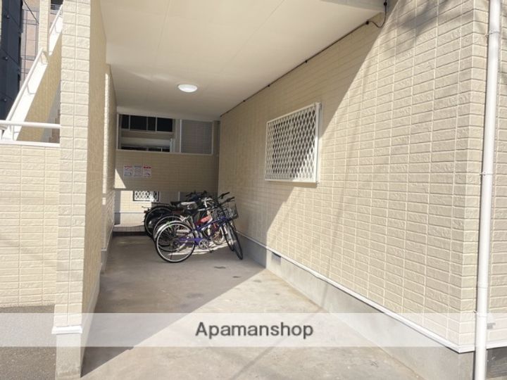 ウエストハイツナラサキの外観